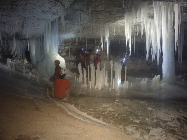 Ледяные пещеры Пинеги